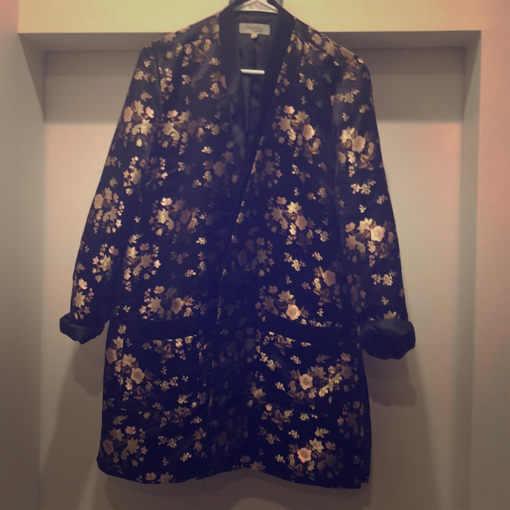 Charlotte Russe Oversized Flower Print Blazer